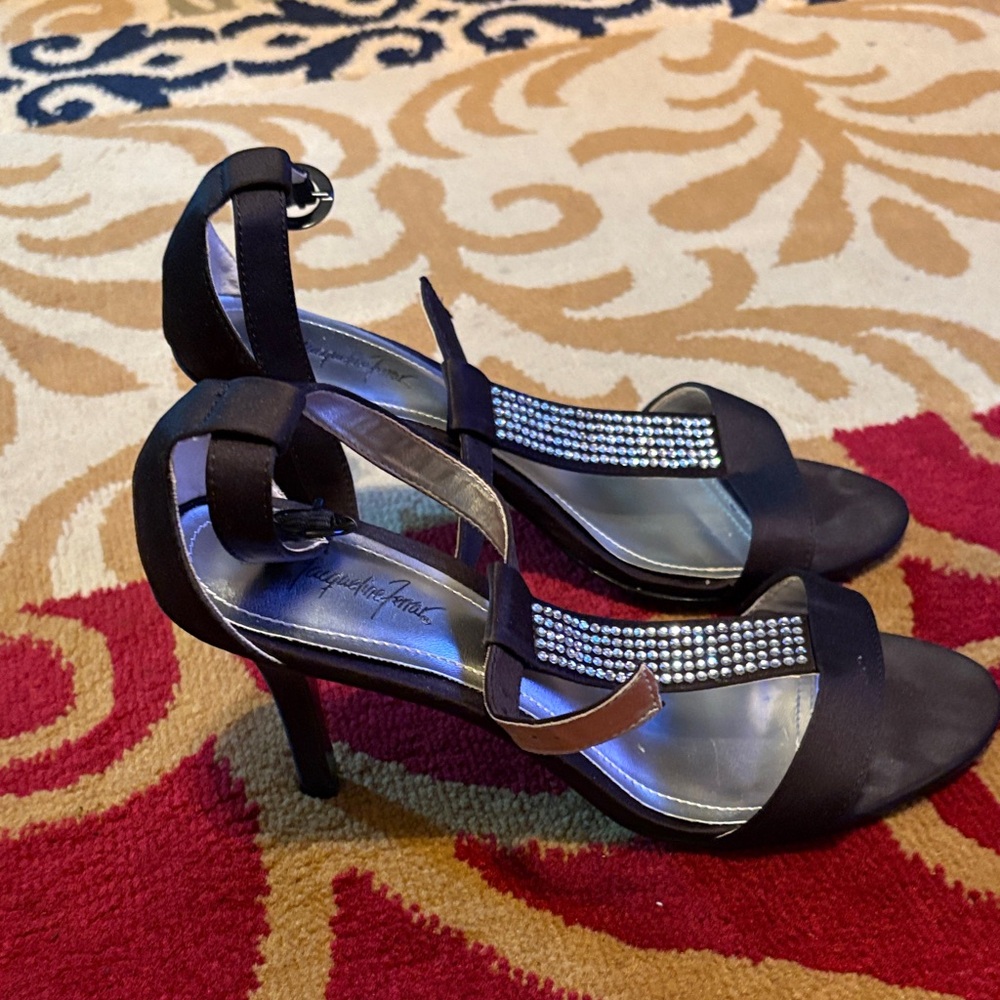 Jacqueline Ferrar Elegant Black Heels with Sparkling Accents